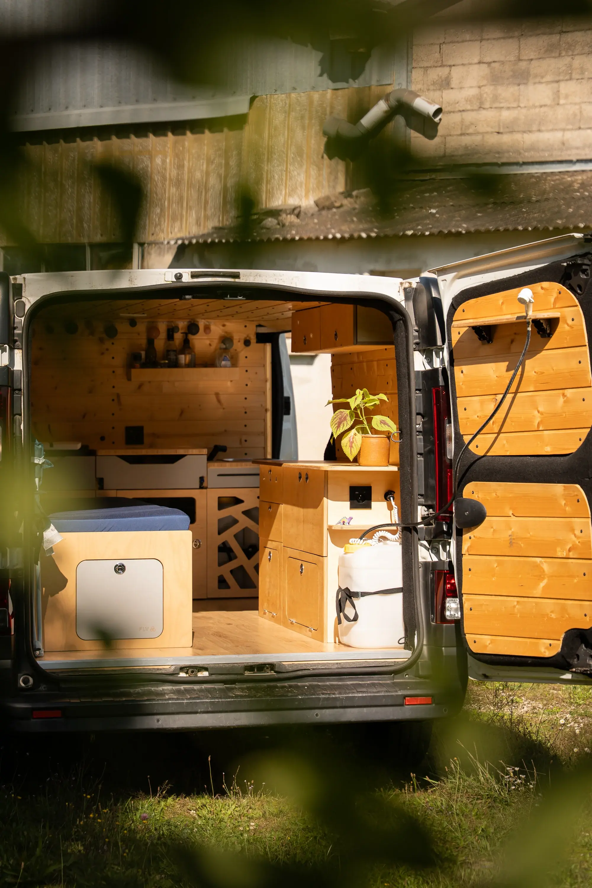 Intérieur du van aménagé